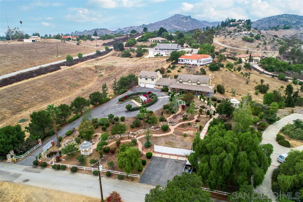 3520 Los Hermanos Road Fallbrook, CA 92028 - Photo 3 of 24