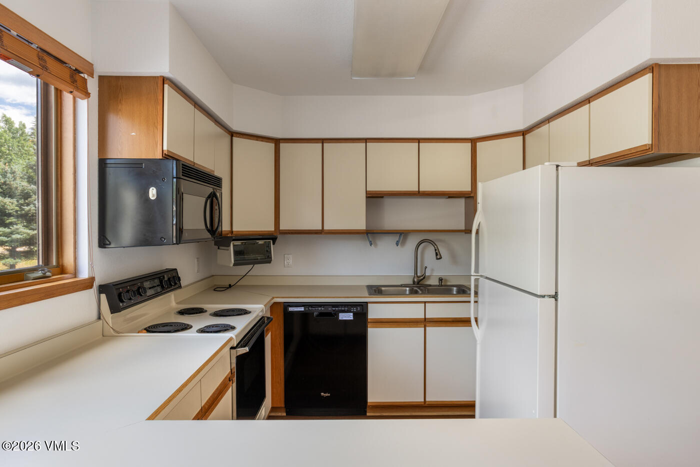 2520 Kinnickinnick Road, Unit M4 Vail, CO 81657 - Photo 7 of 31 2520 Kinnikinnick Rd M4 MLS-17