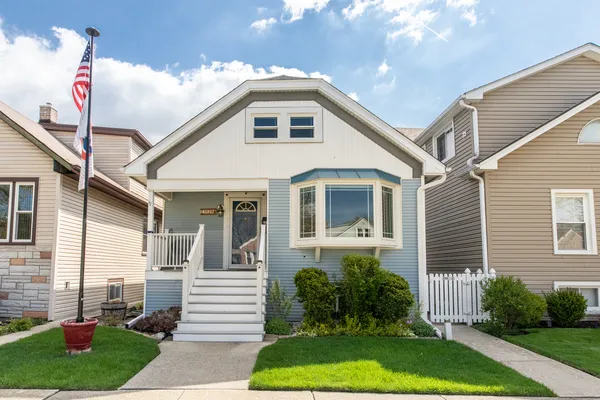 $425,000 | 3525 North Odell Avenue, Chicago, IL 60634