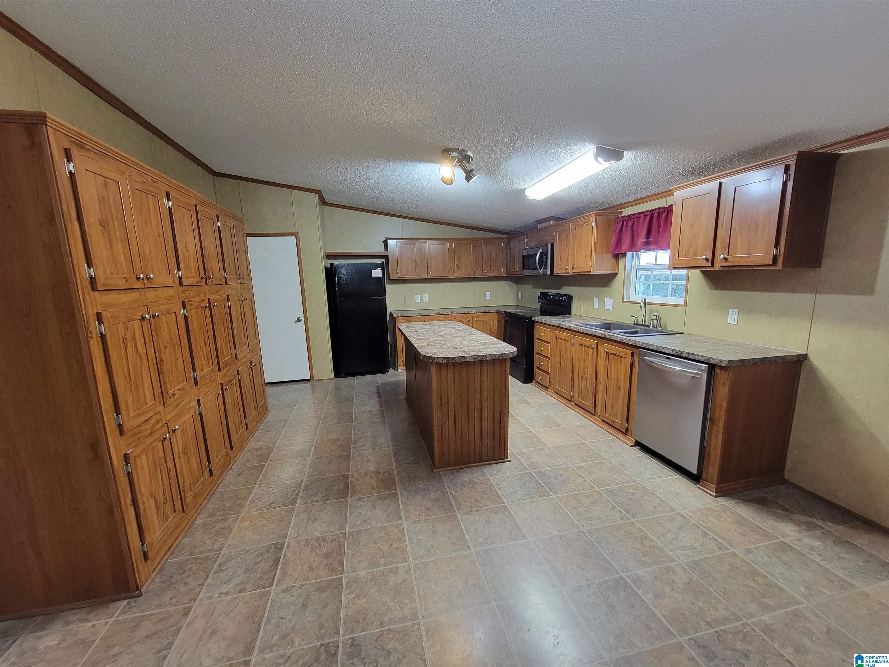 746 Rhett Circle Roanoke, AL 36274 - Photo 4 of 18