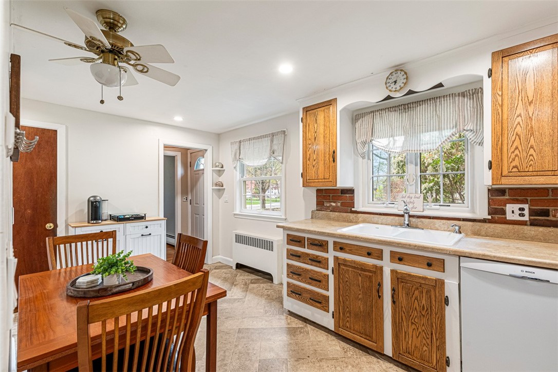 48 Barker Street Warwick, RI 02888 - Photo 15 of 41