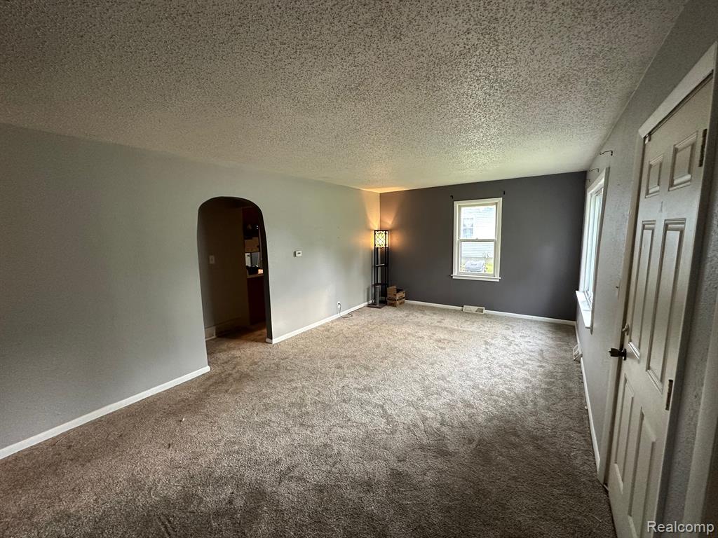 2259 Howe Road Burton, MI 48519 - Photo 6 of 25