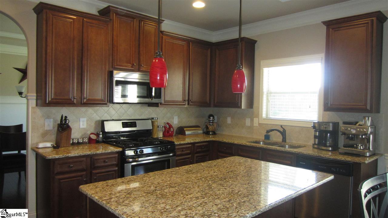 213 Red Orchid Road Simpsonville, SC 29681 - Photo 4 of 33 Gallery Image 4