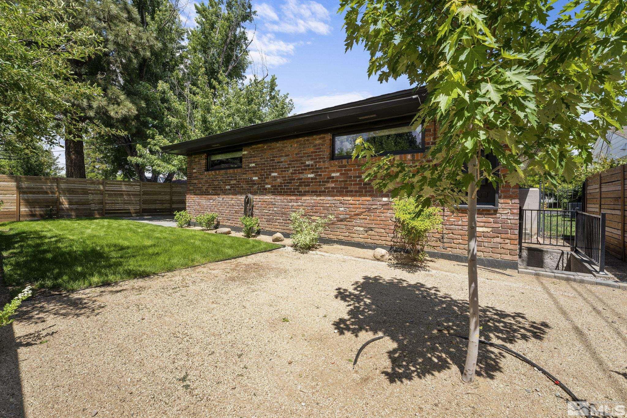 1085 Sharon Way Reno, NV 89509 - Photo 38 of 40 a view of a back yard of the house