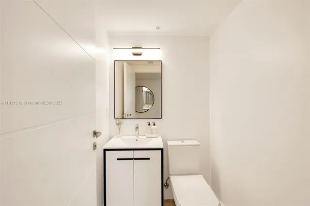 $30,000 | 1500 Ocean Drive, Unit 1201, Miami Beach, FL 33139