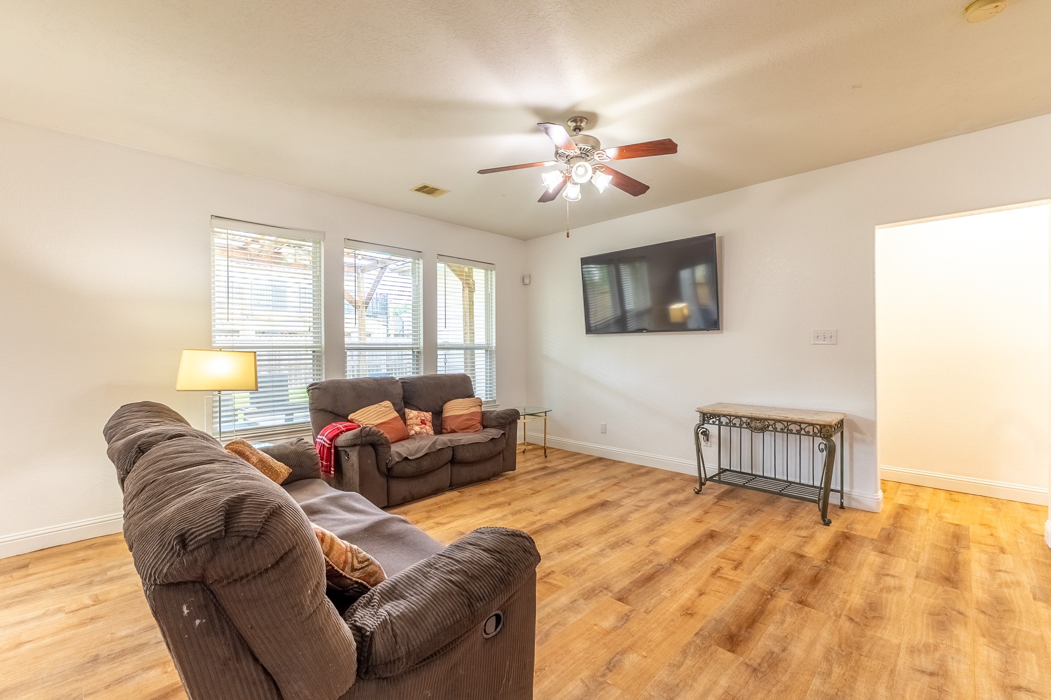 18226 West Ridge Bend Lane Cypress, TX 77433 - Photo 7 of 34 Living Room