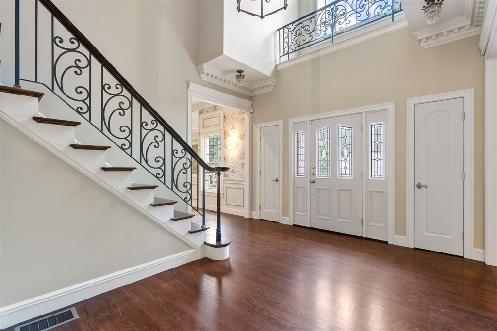 27 Taylor Road Marlborough, MA 01752 - Photo 3 of 23 Gallery Image 3