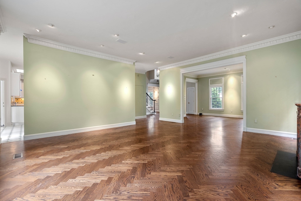 27 Taylor Road Marlborough, MA 01752 - Photo 4 of 23 Gallery Image 4