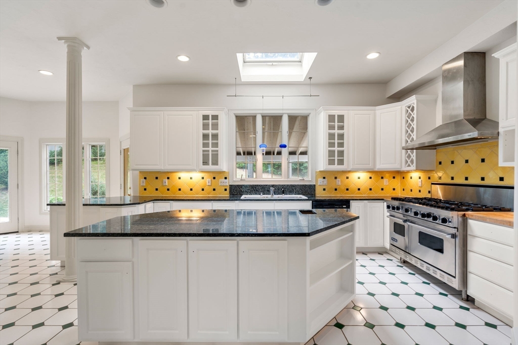 27 Taylor Road Marlborough, MA 01752 - Photo 6 of 23 Gallery Image 6