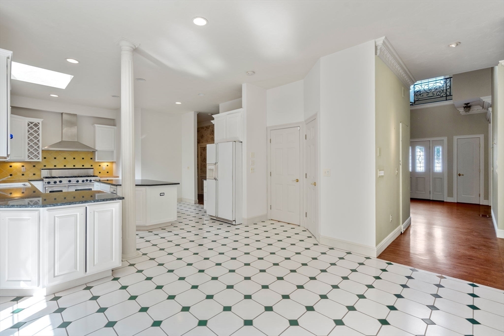 27 Taylor Road Marlborough, MA 01752 - Photo 8 of 23 Gallery Image 8
