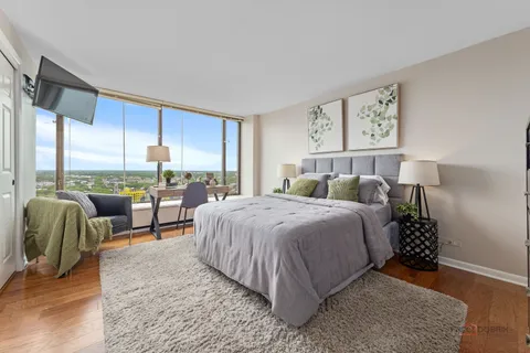 $219,000 | 5455 North Sheridan Road, Unit 2612, Chicago, IL 60640