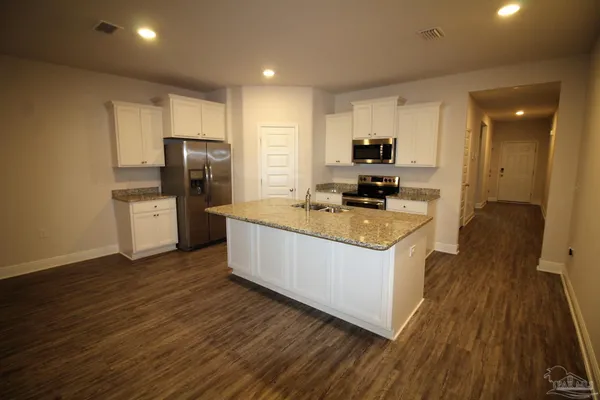 $2,050 | 3900 Hawks Landing Circle, Pace, FL 32571