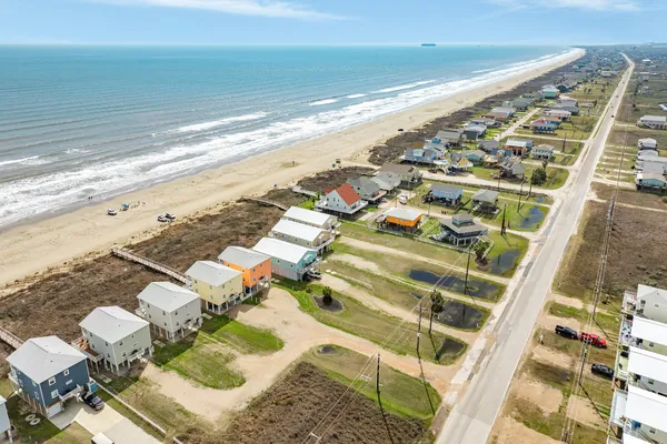 a view of ocean view with wooden floor