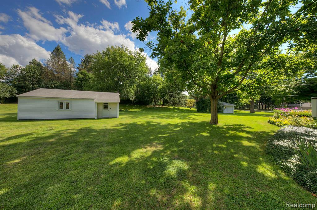 48707 Eight Mile Road Northville, MI 48167 - Photo 38 of 54