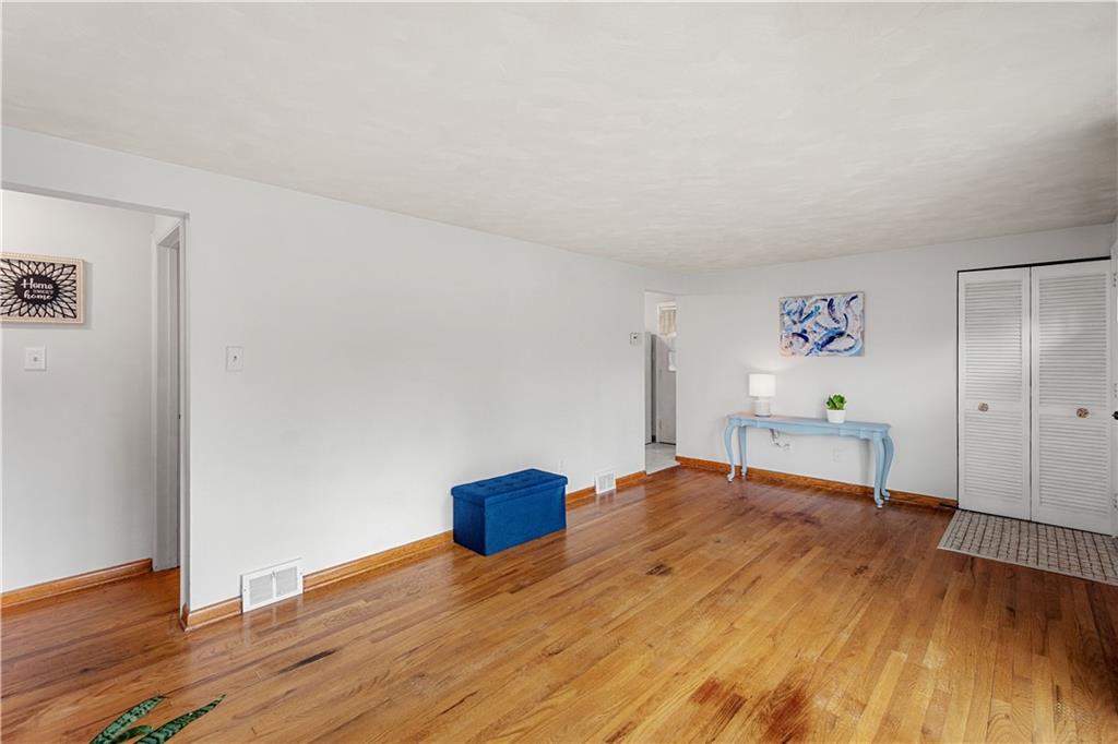 479 Spring Valley Road West Mifflin, PA 15122 - Photo 5 of 29 Gallery Image 5