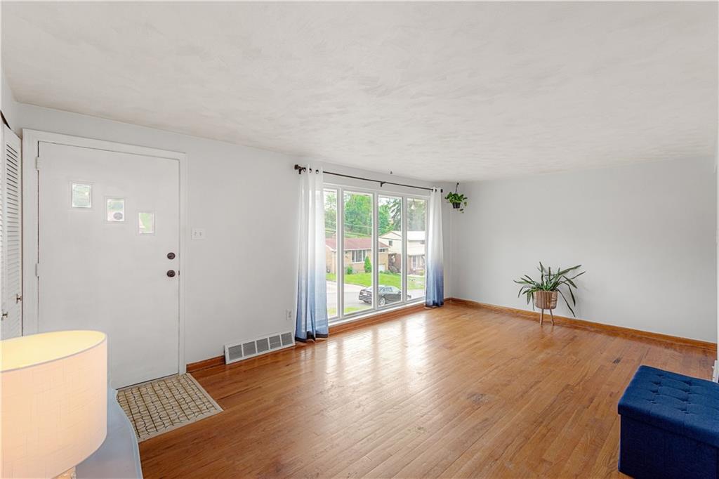 479 Spring Valley Road West Mifflin, PA 15122 - Photo 7 of 29 Gallery Image 7