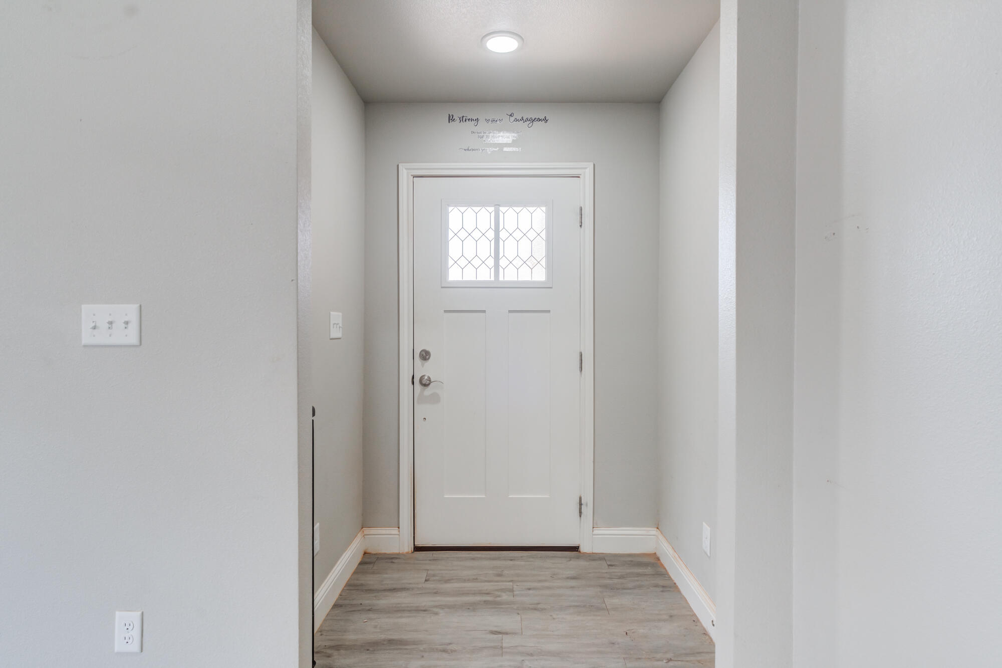 7004 24th Street Lubbock, TX 79407 - Photo 8 of 35 7004-24th-St_Lubbock-TX_4_Entryway