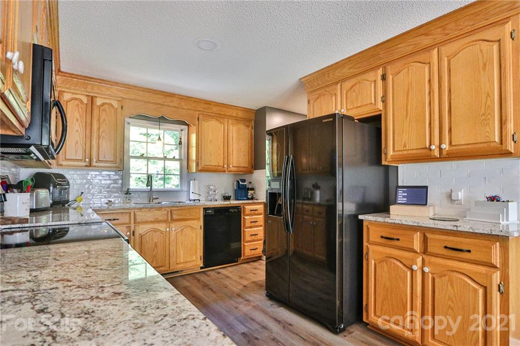 143 Aaron Road Elkin, NC 28621 - Photo 5 of 39 Gallery Image 5