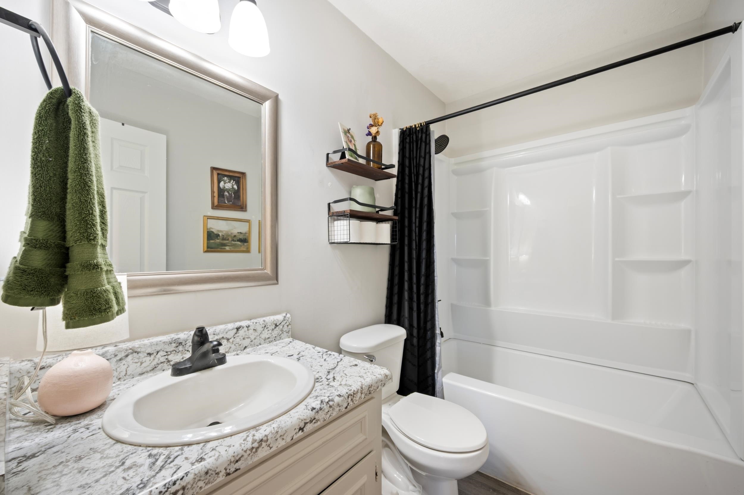 400 Collier Avenue Bay Minette, AL 36507 - Photo 13 of 17 Bathroom