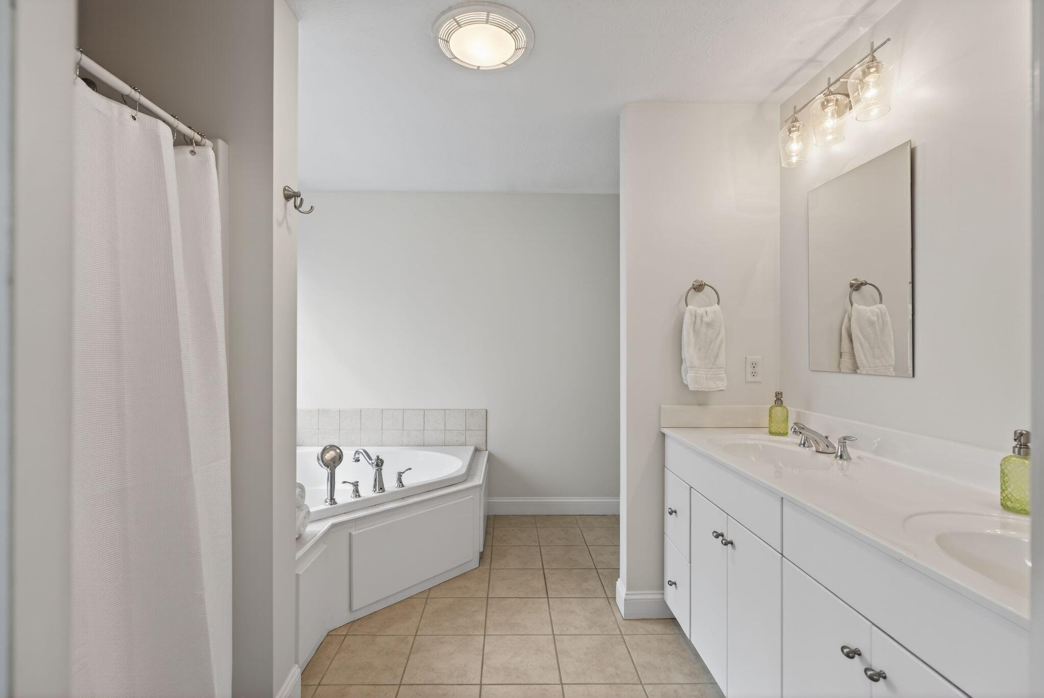 18 Woodspell Road Scarborough, ME 04074 - Photo 21 of 36 38_020_DSC02377