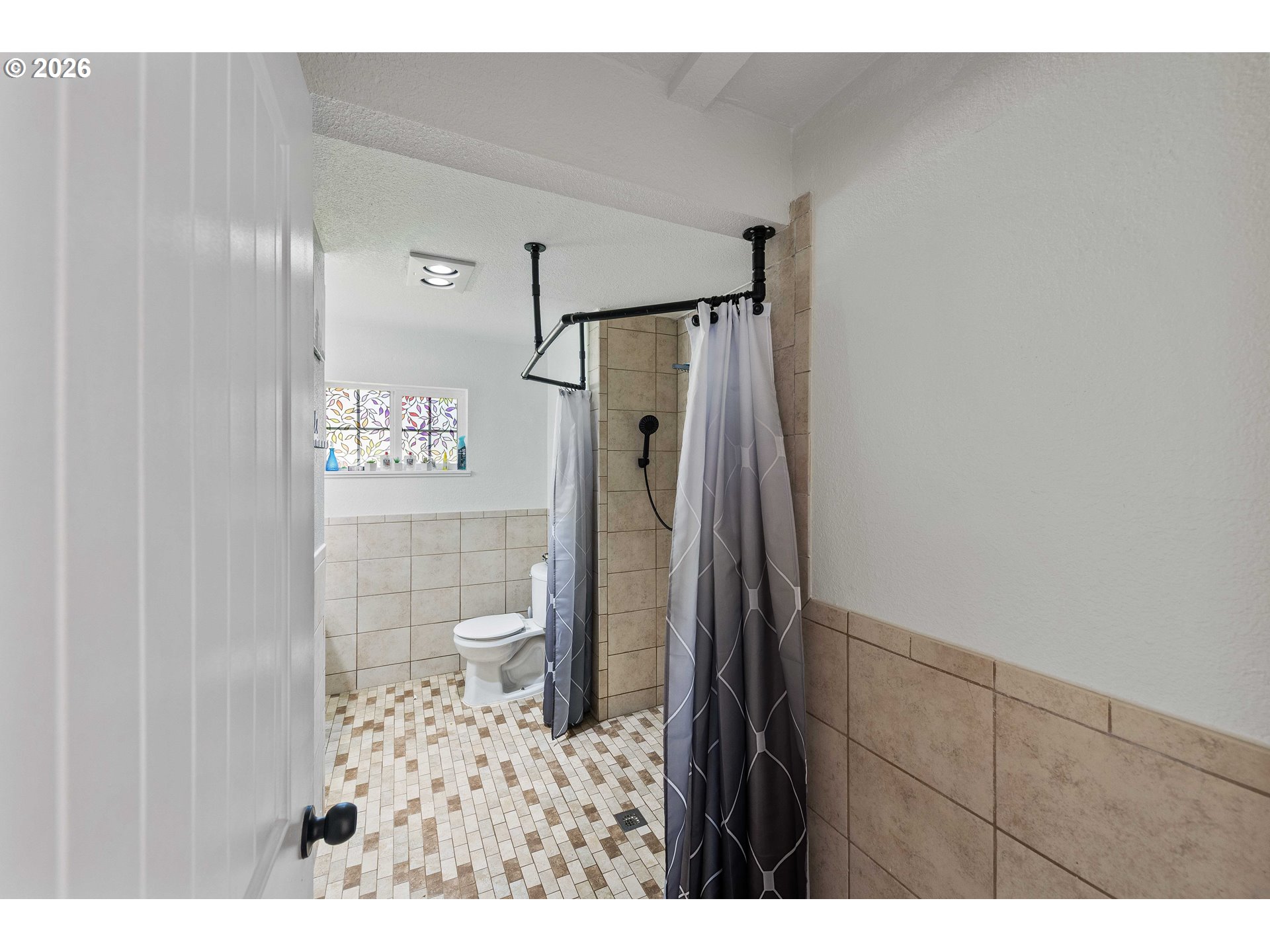 1643 Shelley Road Coquille, OR 97423 - Photo 26 of 39 a bathroom with a shower and a sink