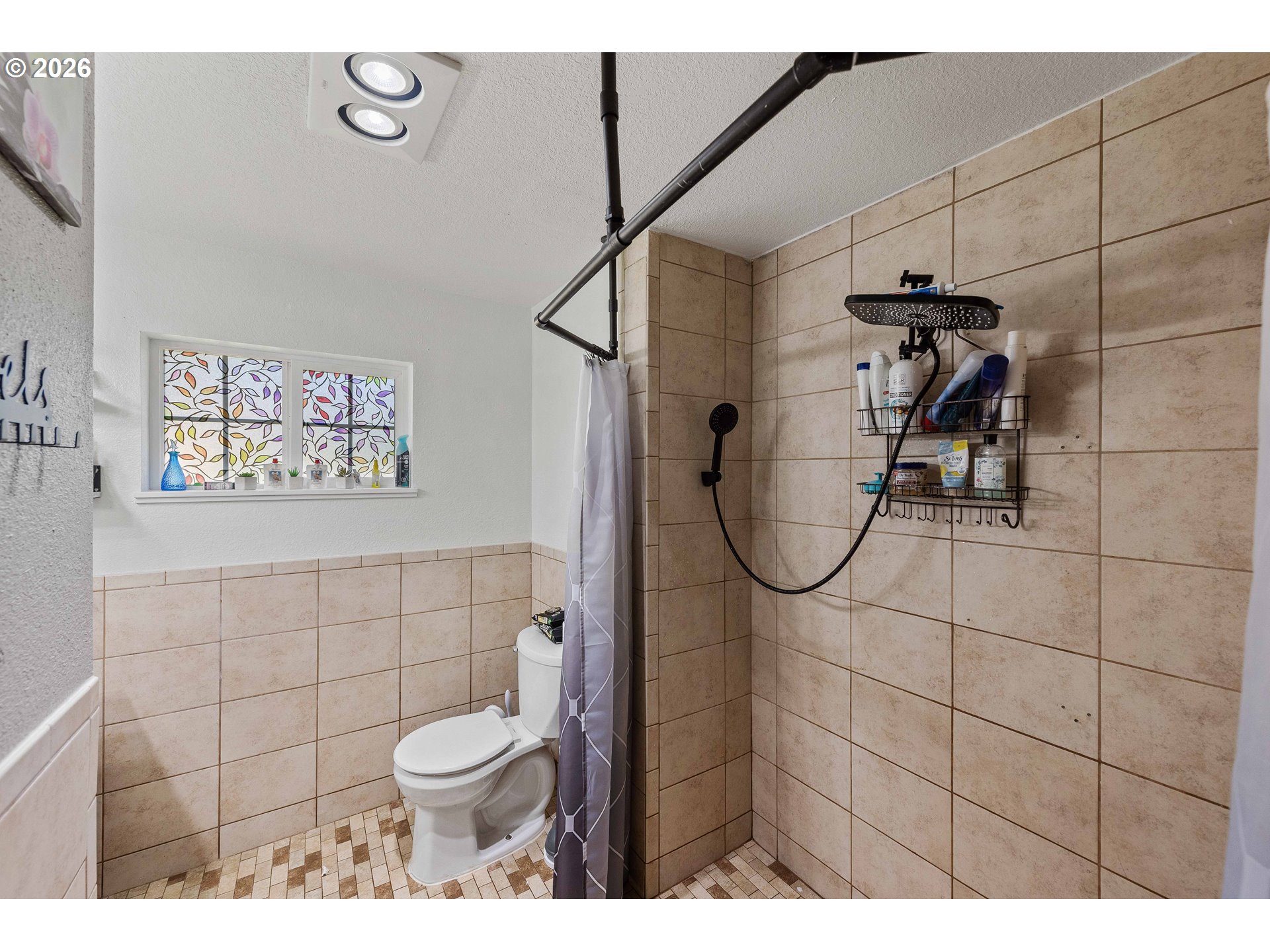 1643 Shelley Road Coquille, OR 97423 - Photo 27 of 39 a bathroom with a toilet and a shower