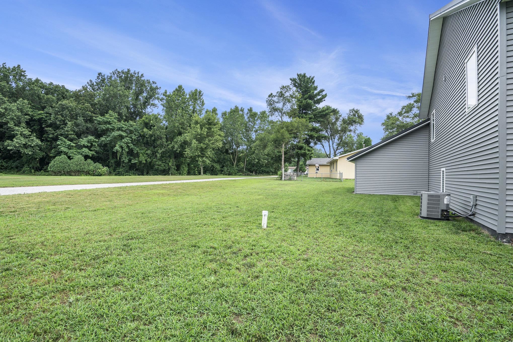 51561 East County Line Road Middlebury, IN 46540 - Photo 17 of 23 Gallery Image 17