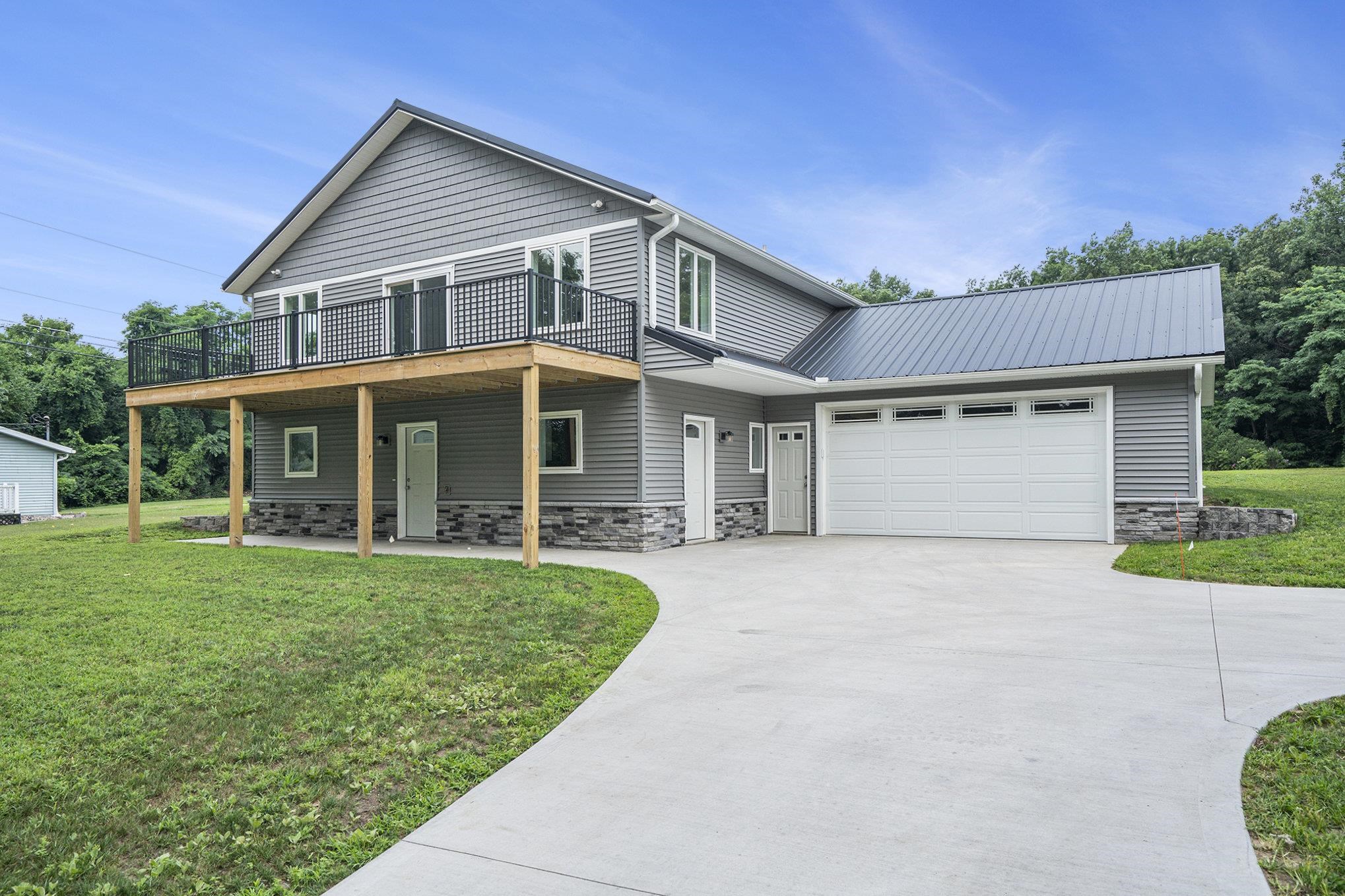 51561 East County Line Road Middlebury, IN 46540 - Photo 4 of 23 Gallery Image 4