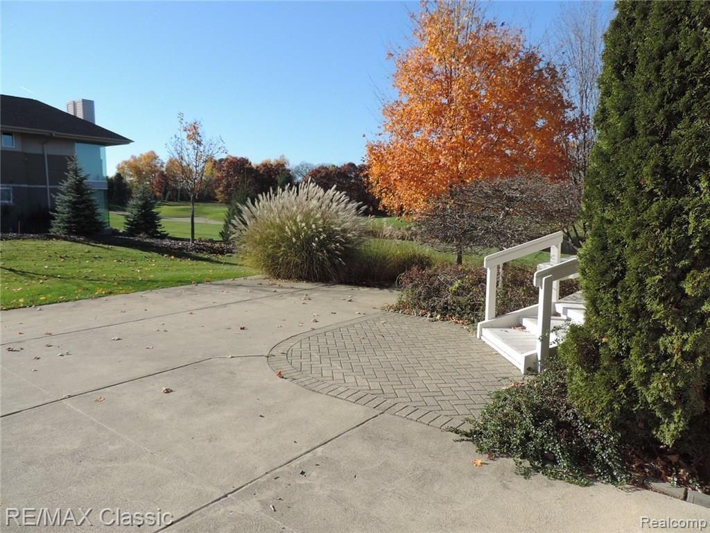 328 Inverness Highland, MI 48357 - Photo 30 of 41 DSCN5254.JPG
