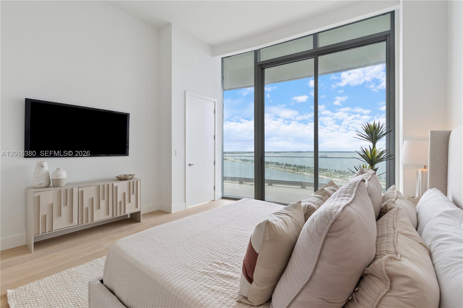 175 Southeast 25th Road, Unit 1601 Miami, FL 33129 - Photo 10 of 31