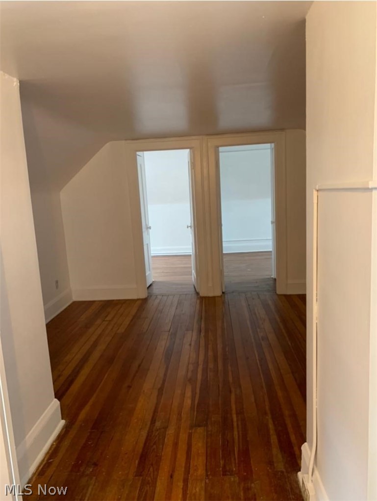 16811 Kenyon Road Cleveland, OH 44120 - Photo 29 of 35 Livingroom 3rd floor