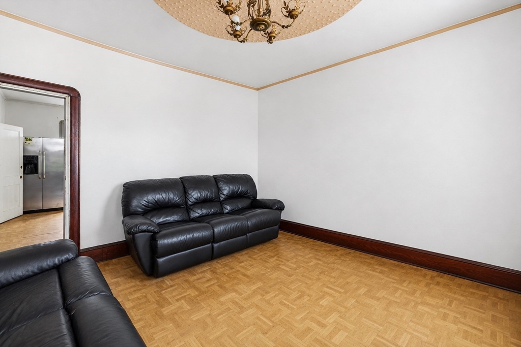 327 William Street Fall River, MA 02721 - Photo 15 of 41