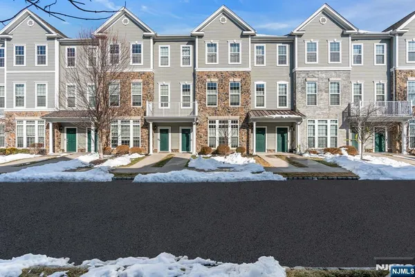 $475,000 | 17 Jasmine Lane, Unit 1109, Garfield, NJ 07026