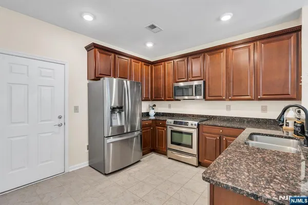 $475,000 | 17 Jasmine Lane, Unit 1109, Garfield, NJ 07026