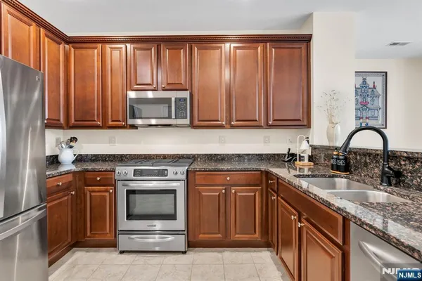 $475,000 | 17 Jasmine Lane, Unit 1109, Garfield, NJ 07026