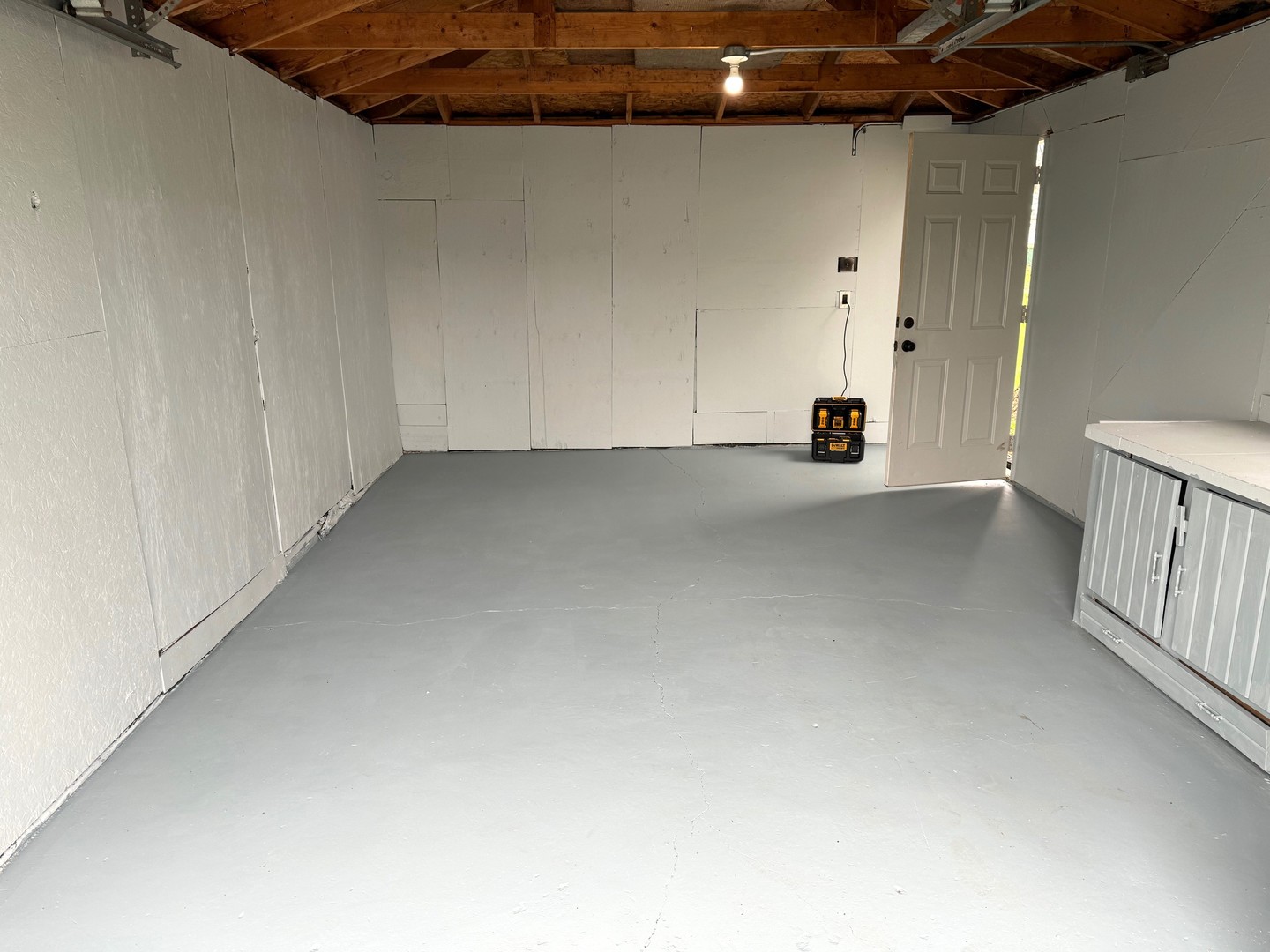 420 Arlington Drive Romeoville, IL 60446 - Photo 15 of 19 a view of a garage