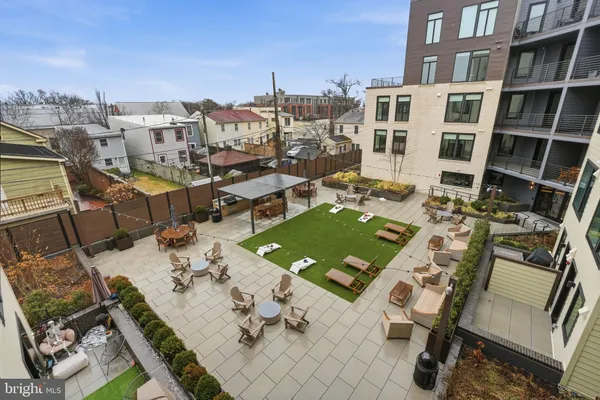 $3,186 | 701 North Henry Street, Unit 200, Alexandria, VA 22314