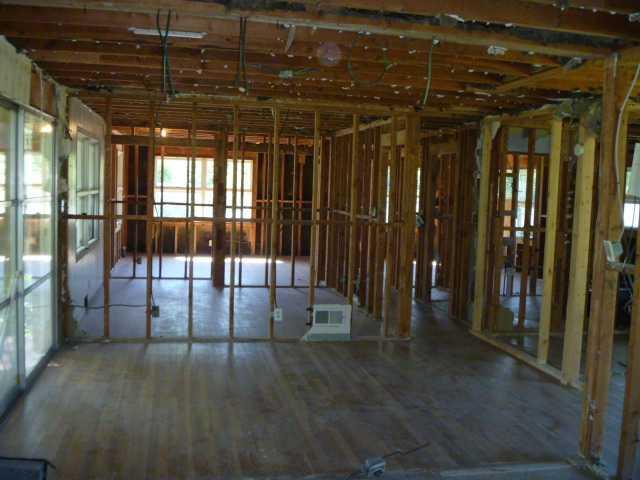 6617 Mendenhall Road Indianapolis, IN 46221 - Photo 12 of 18 Gallery Image 12