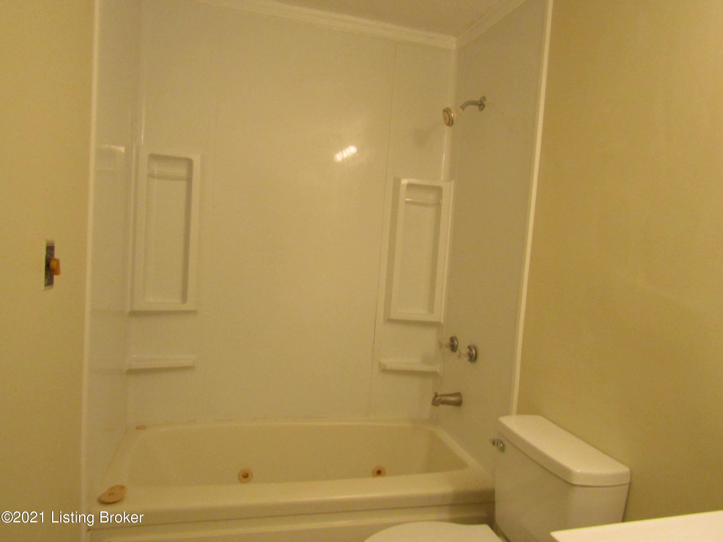 1240 Dahl Road Louisville, KY 40213 - Photo 6 of 7 IMG_0179