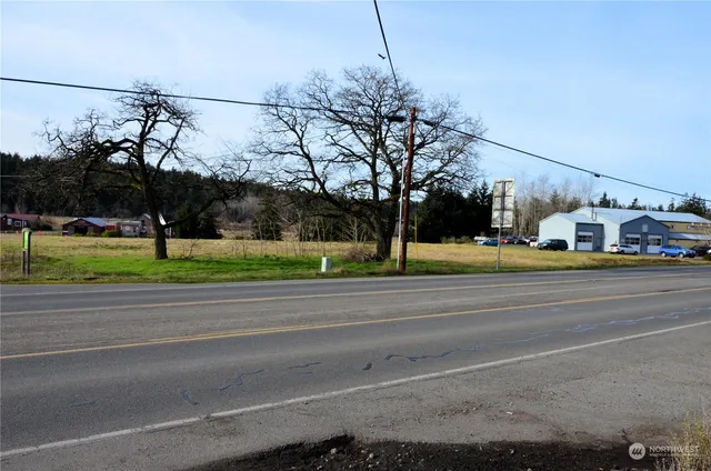 a view of street with yard