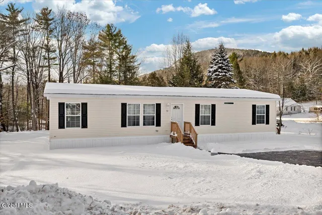 $297,000 | 51 West Mountain Road, Corinth, NY 12822