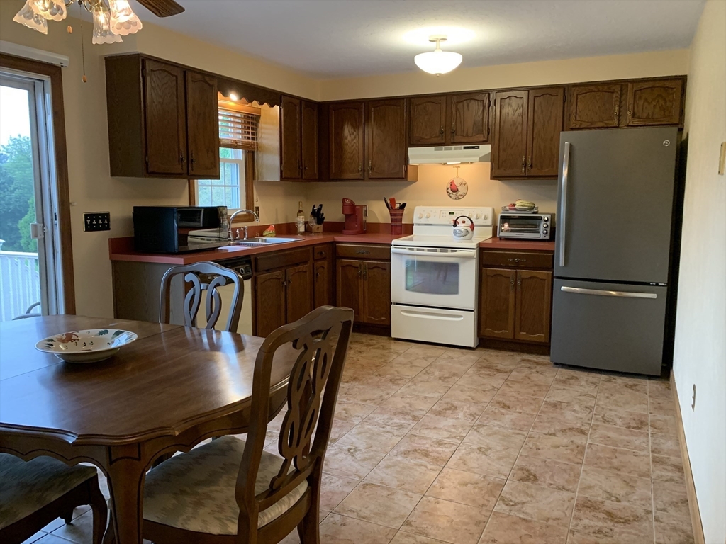 50 J Davis Road Charlton, MA 01507 - Photo 4 of 39 Gallery Image 4