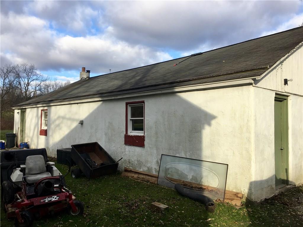 148 Snyder Drive Rochester, PA 15074 - Photo 4 of 17