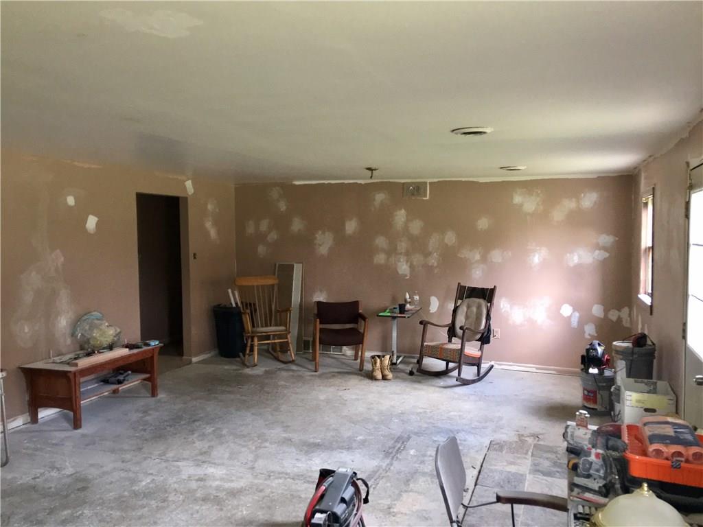 148 Snyder Drive Rochester, PA 15074 - Photo 10 of 17