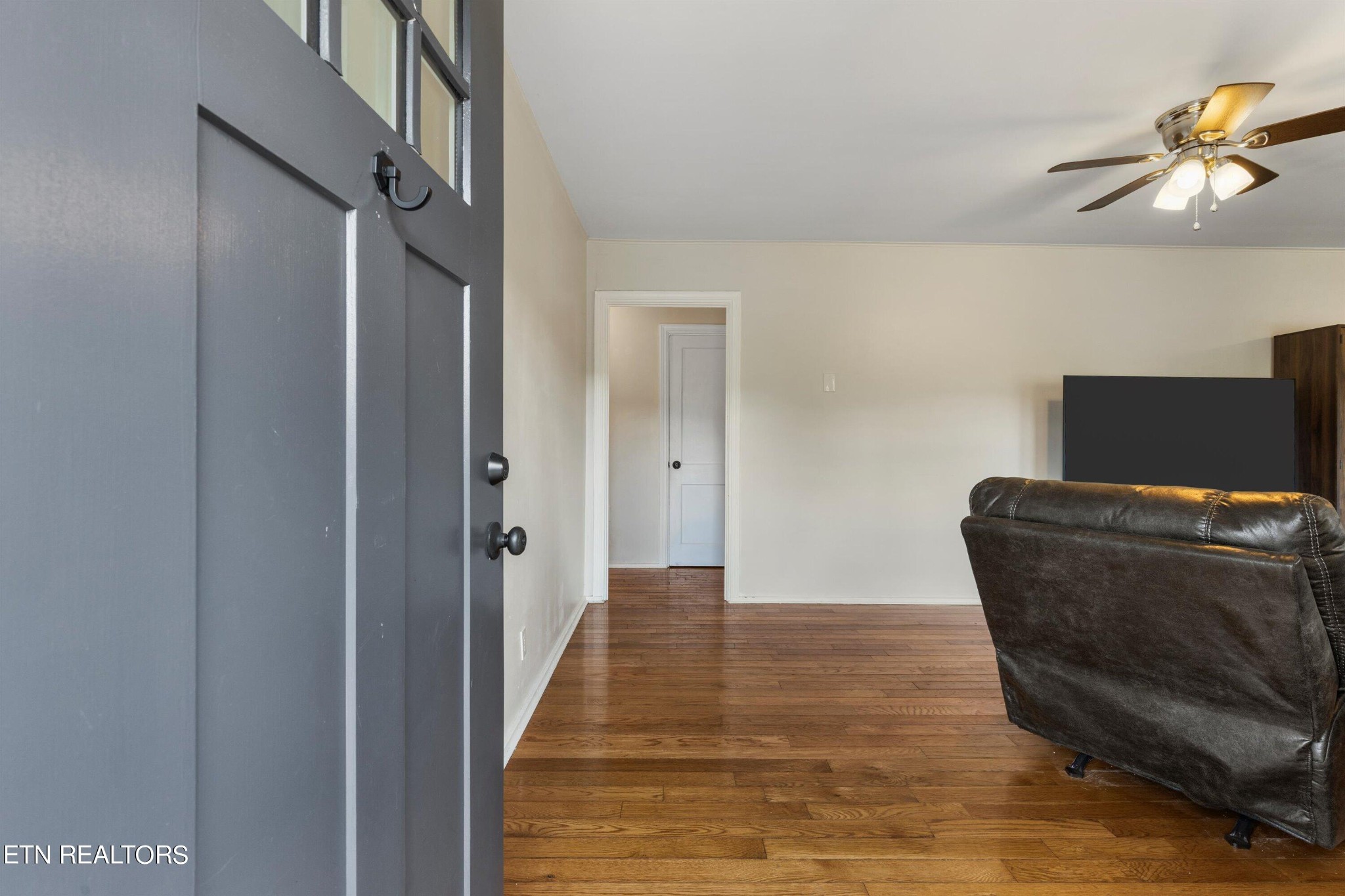116 Beverly Circle Oak Ridge, TN 37830 - Photo 2 of 23