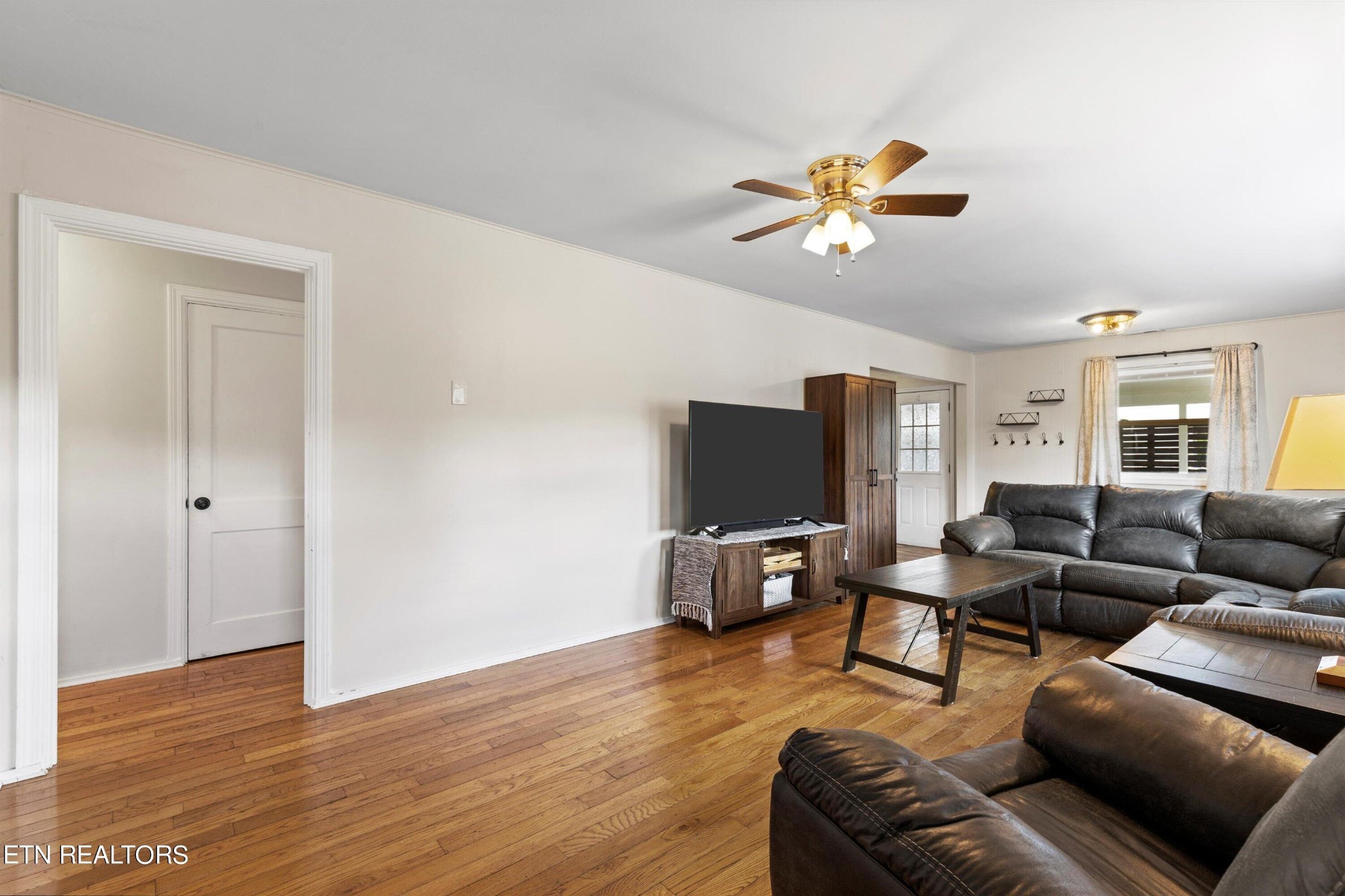 116 Beverly Circle Oak Ridge, TN 37830 - Photo 3 of 23