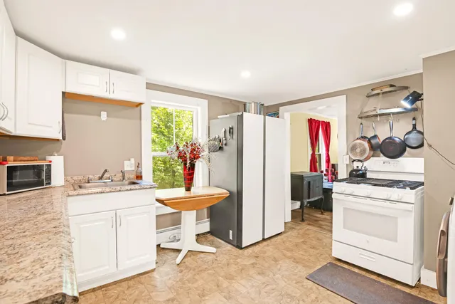 $169,900 | 45 Richards Avenue, Mexico, ME 04257