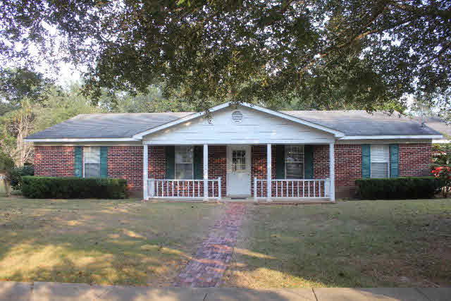 320 North Pine Street Foley, AL 36535 - Photo 1 of 9