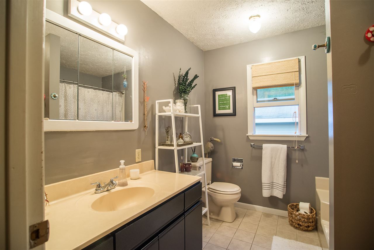 111 South Herman Road Suttons Bay, MI 49682 - Photo 22 of 27 1854544-21.JPG