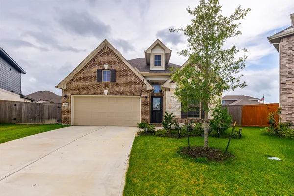 $2,150 | 1902 Middle Pass Lane, Angleton, TX 77515